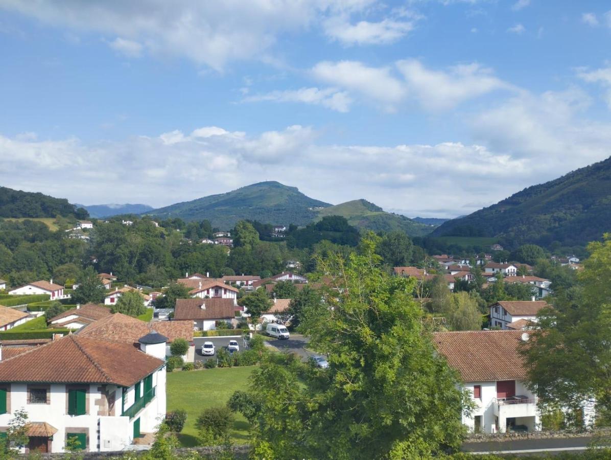 Maison D'Hotes Larraldia Uhart-Cize Luaran gambar